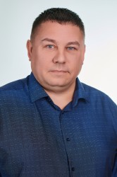 <p><strong>Председатель комитета</strong><br>
Чернецов Дмитрий Валериевич, тел.: 8 (484) 58 38400</p>