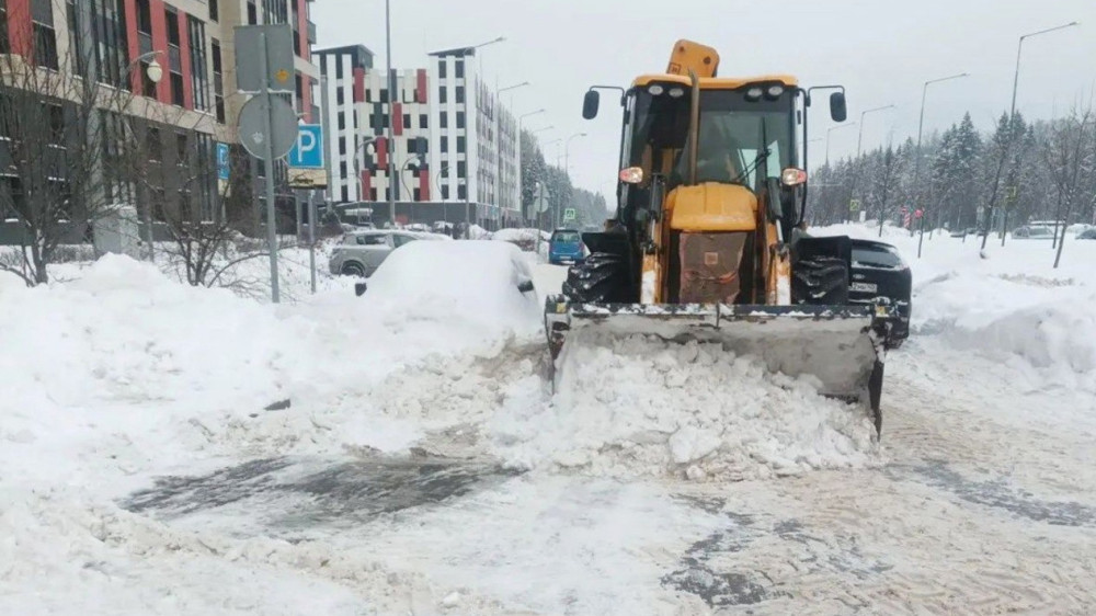 Шесть управляющих компаний заключили договоры на вывоз снега