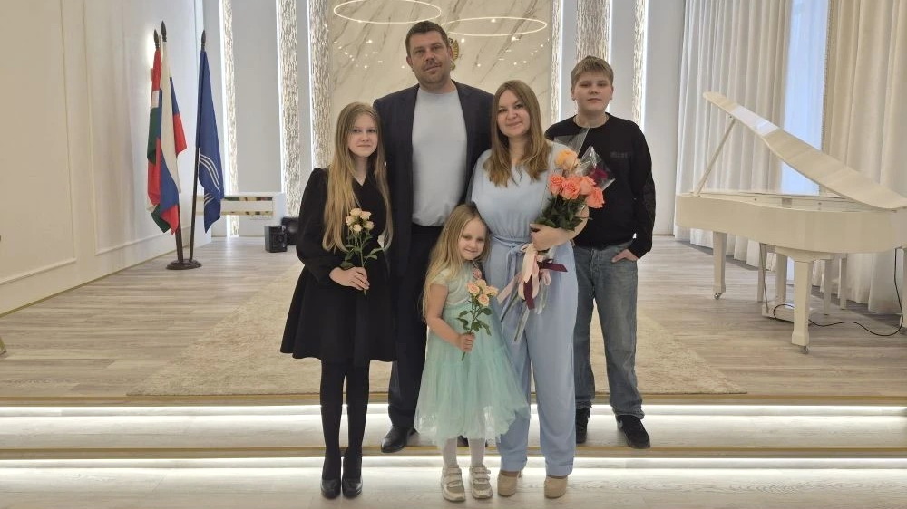 В Салоне бракосочетания супруги Александр и Наталья отметили «хрустальную» свадьбу